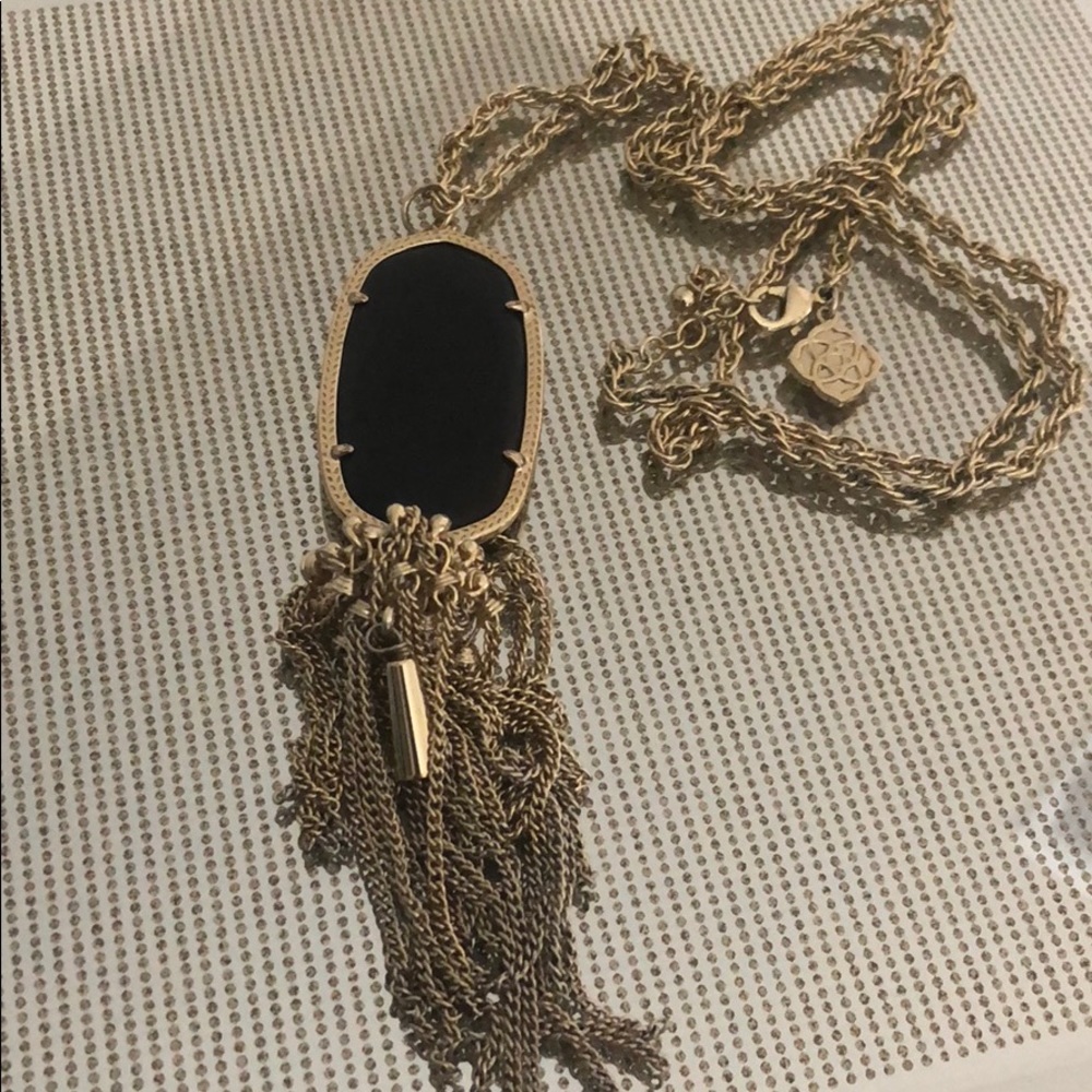 Kendra Scott necklace